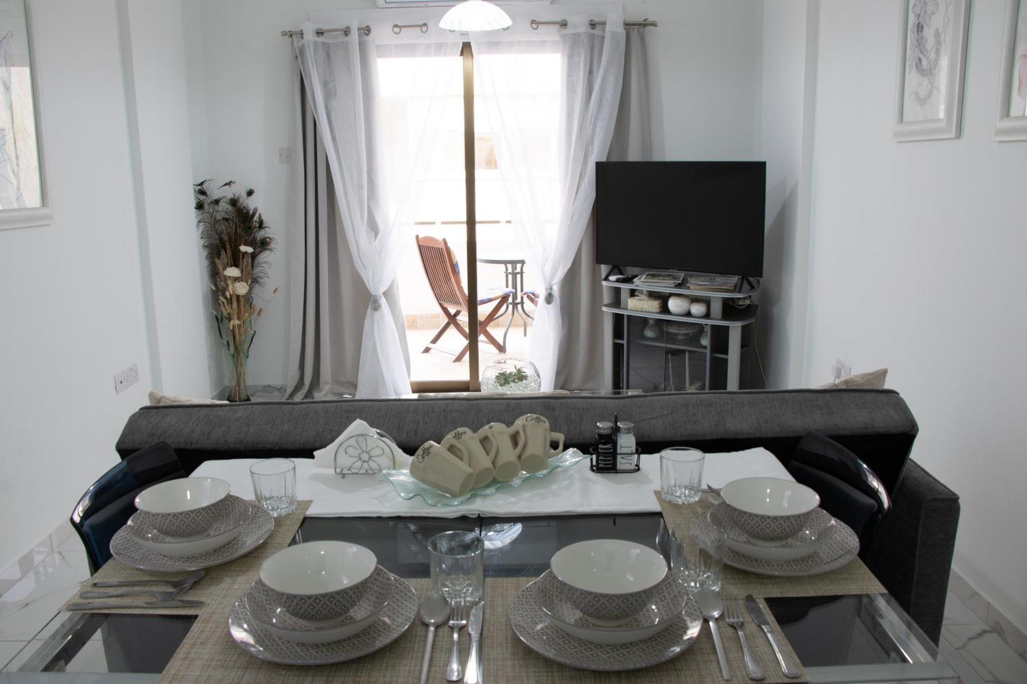 Apartment,Near The Beach Pinikoudes Larnaca Dış mekan fotoğraf