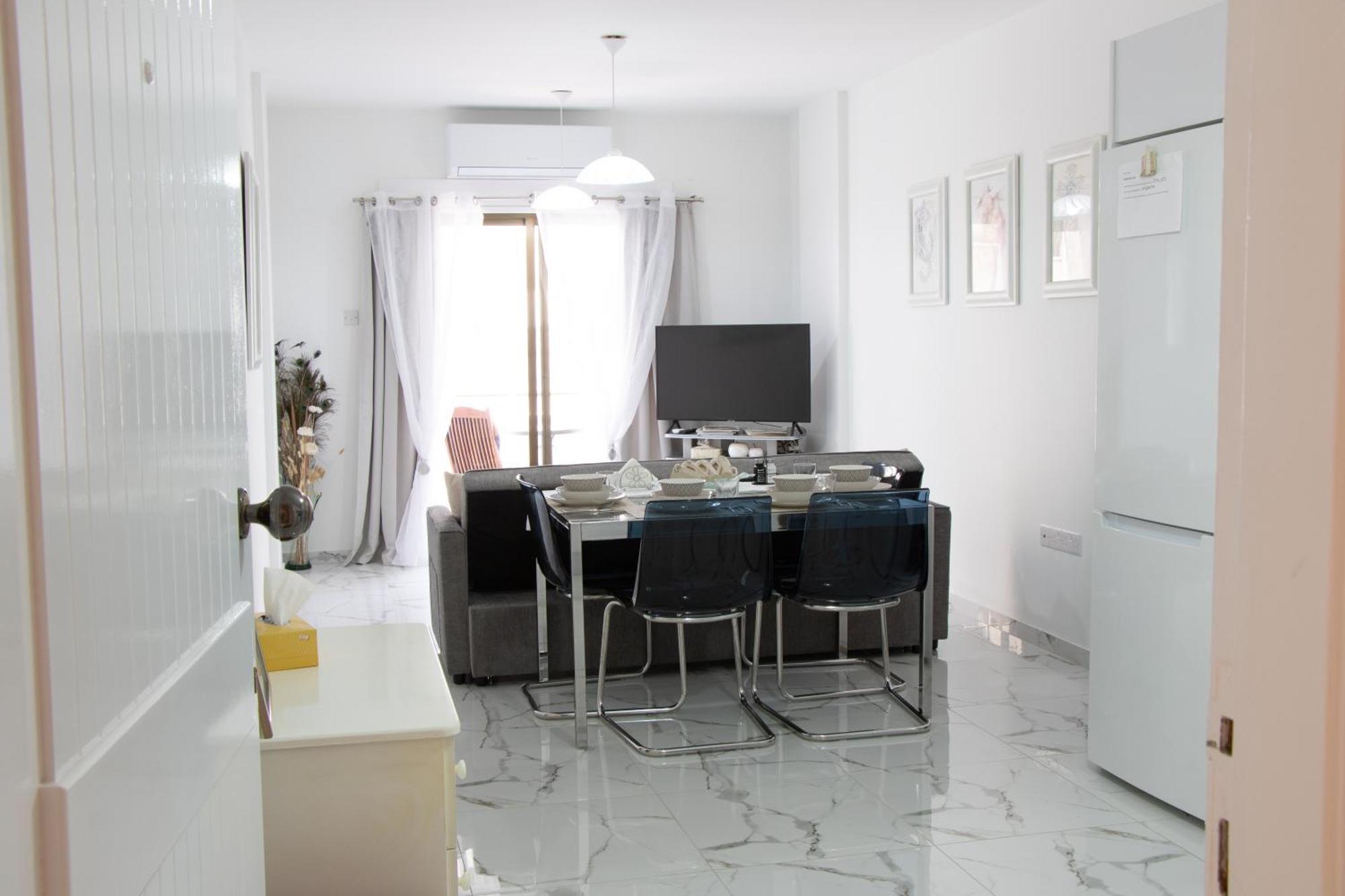 Apartment,Near The Beach Pinikoudes Larnaca Dış mekan fotoğraf