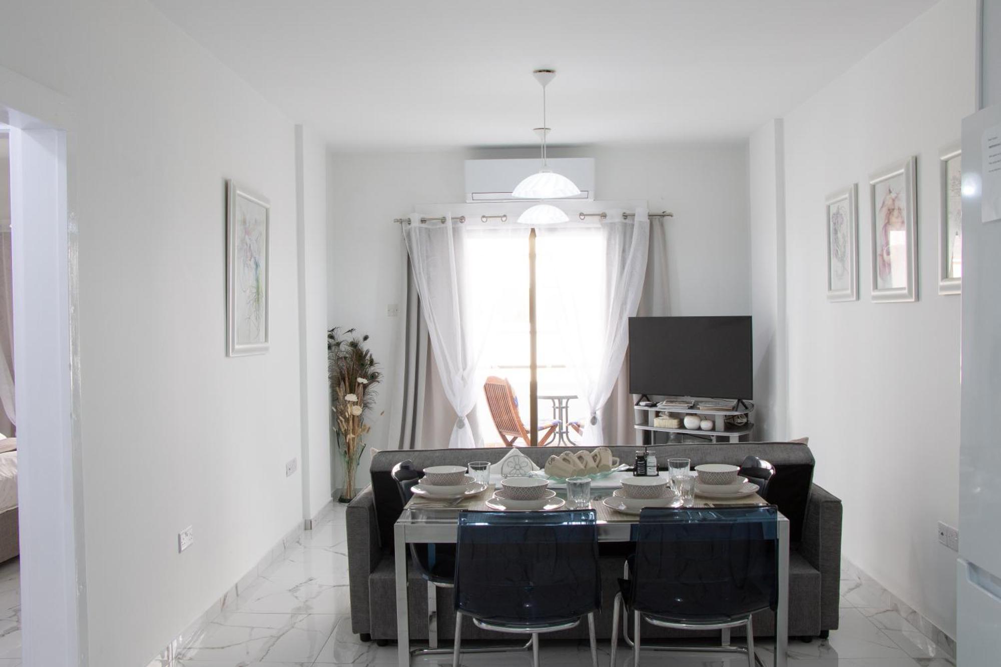 Apartment,Near The Beach Pinikoudes Larnaca Dış mekan fotoğraf